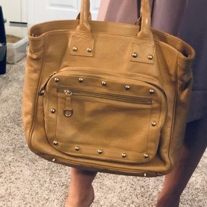 Guia’s Italian Leather Handbag